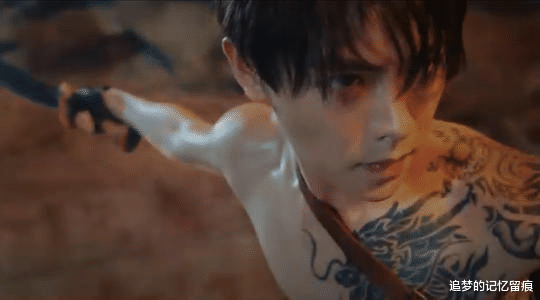 张起灵|盗墓笔记：张起灵被困张家古楼，为什么同族的张日山不来营救？