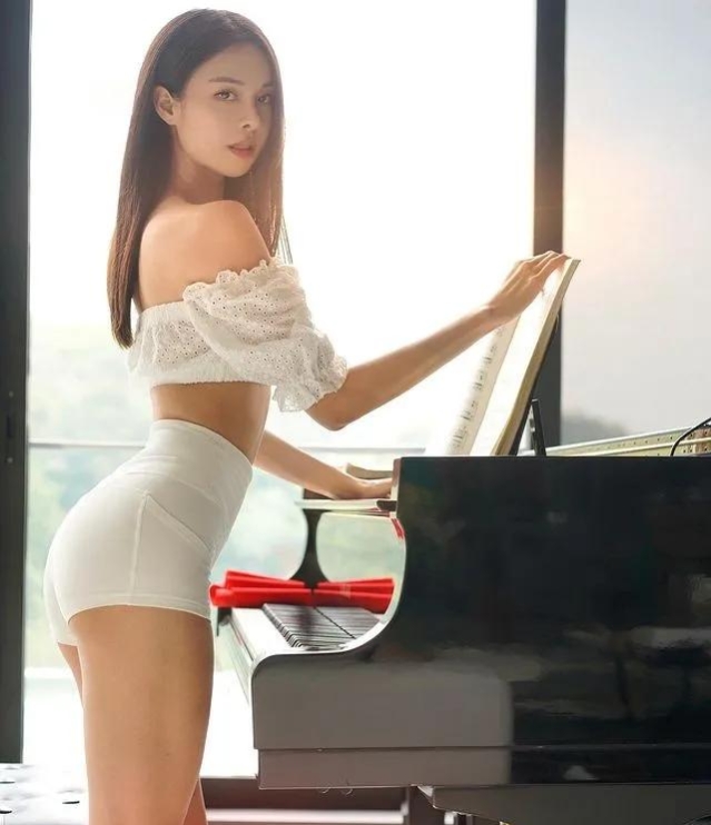 体态训练师curry|钢琴女神李元玲的健身硬照，我猜你们一张都不想错过…