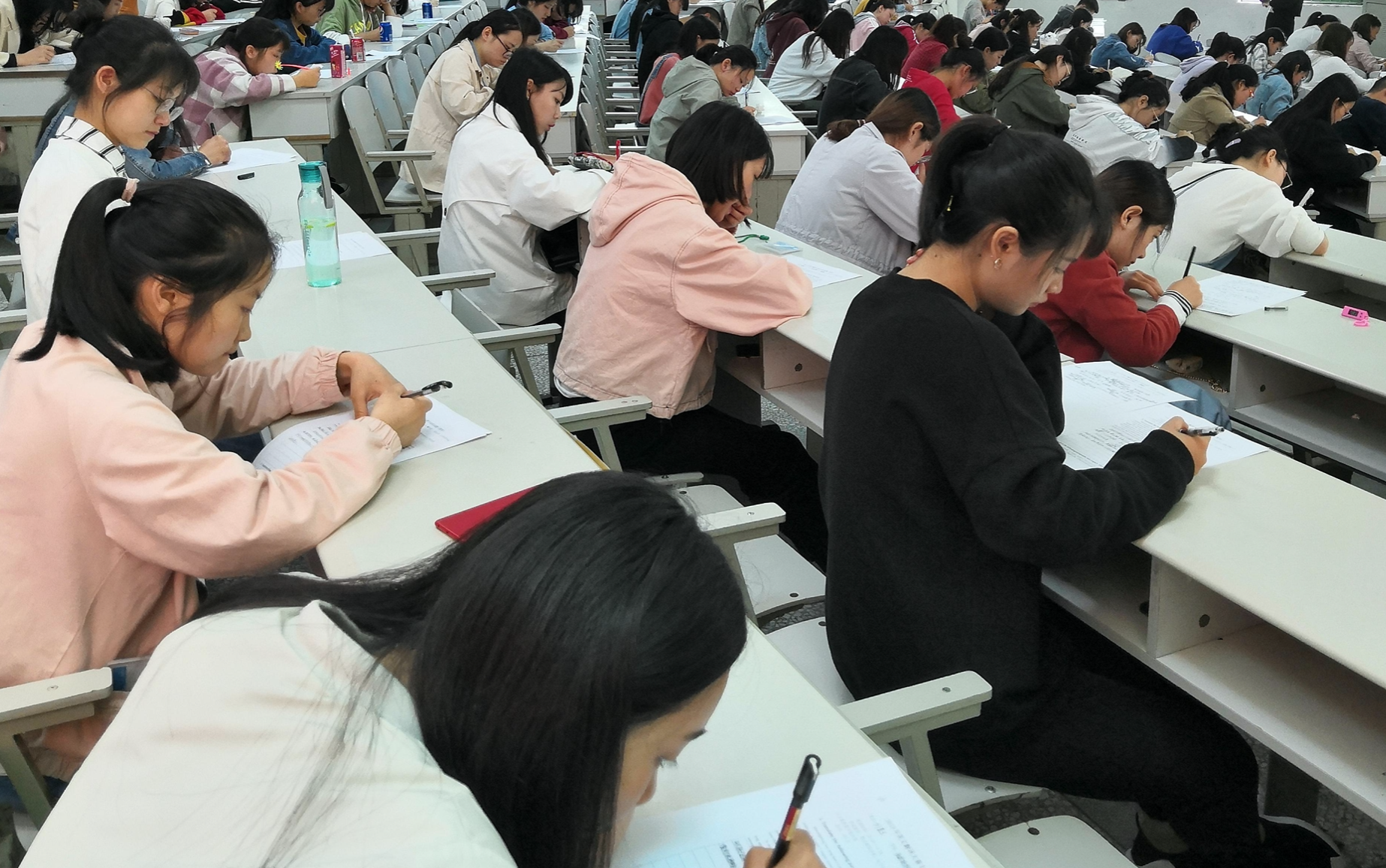 人社局|毕业生“比较饱和”的7个专业，高考生报考人数多，竞争比较激烈