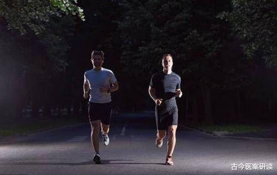 失眠|“助眠冠军”已找到,81岁主任仅2月睡眠恢复正常,快听听他的自述