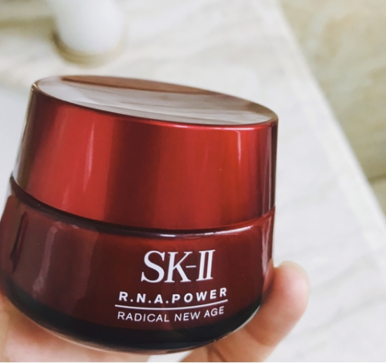 穿衣搭配 女人40岁左右抗衰老,值得推荐的护肤品好物