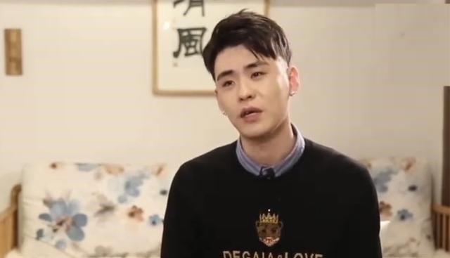 张云雷|德云社张云雷把自己拍成一米五，高调秀被疼爱，衣服都是师娘买的