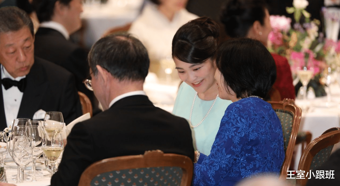 日本皇室|真子参加的皇室婚宴，绚子大婚她和姑姑开心聊天，清子婚礼乖巧可爱