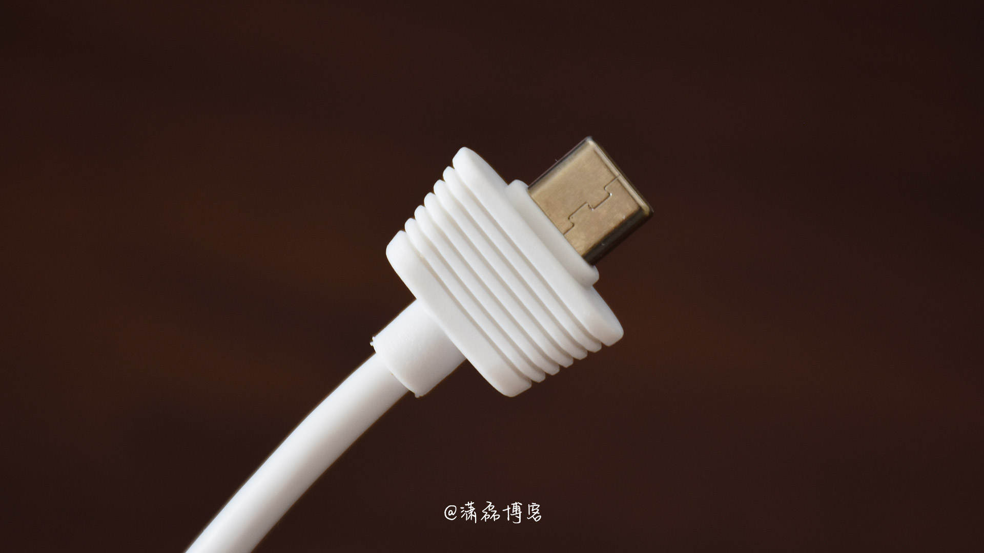 机械键盘|高斯HS98T机械键盘:三模多连,TTC红轴,还有更多未解锁属性