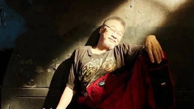 吴孟达|吴孟达患肝癌去世，百位明星发文悼念，看到最后一条微博我泪目了