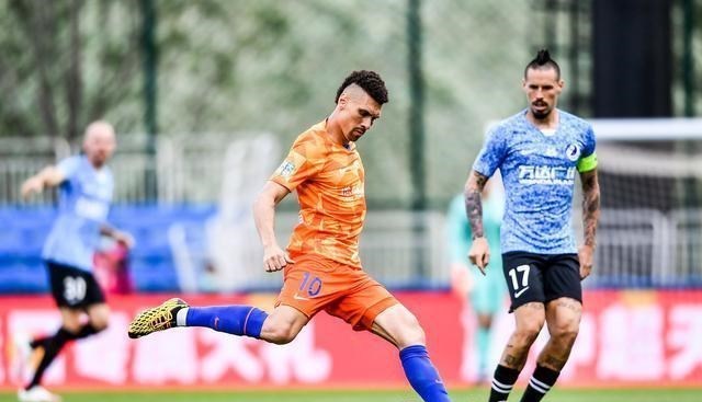 情感维护|泰山队热身0-2负上港,后防线暴露短板,这员大将回归即可补强