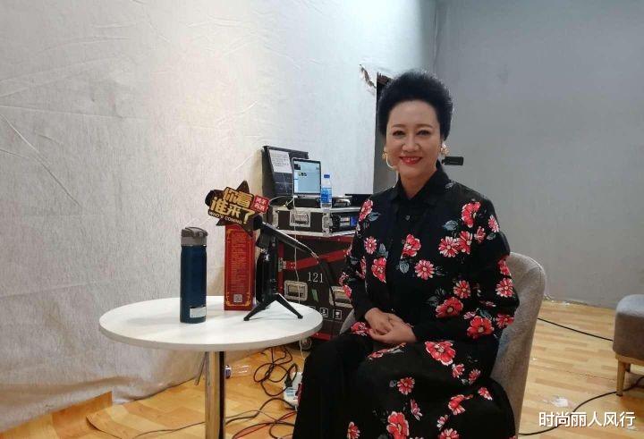 时尚丽人风行|明星母女同框太养眼！车晓和妈妈合体，65岁王丽云穿“贵妇装”