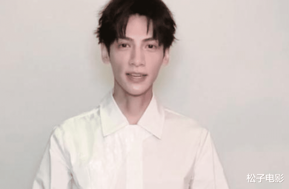 黄晓明|黄晓明暴瘦后仍吃减肥餐，眼部皱纹横生显老，网友喊话让他胖回去