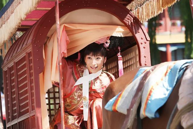 甄嬛传|《甄嬛传》10年，安陵容“意外翻红”：这次，为何全网不骂她了？