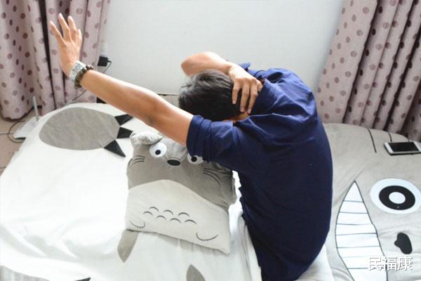 睡眠|早睡早起身体好,那几点起床算早起?50岁后,睡多久更健康?