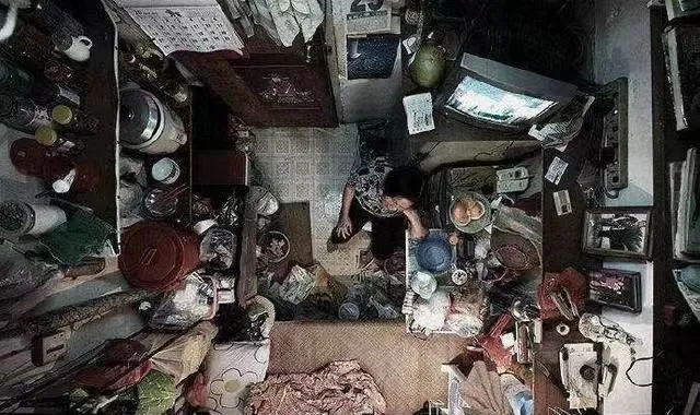 赵薇|赵薇被封后，更大丑闻曝光：别卖惨了，你们不配！