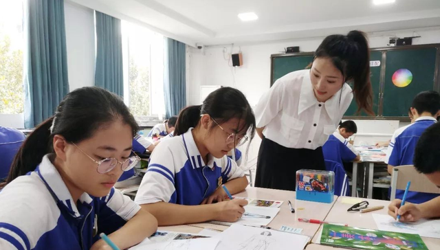 教师|中小学教师招聘门槛提升,师范生不再占据优势,考编“难上加难”