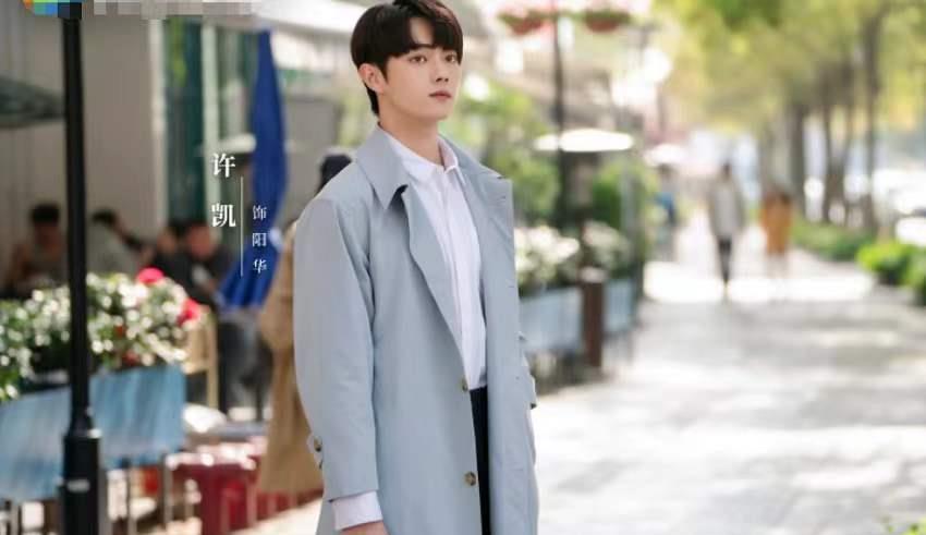 杨幂|大幂幂很出色，杨幂不仅事业蒸蒸日上，爱情桃花朵朵开！