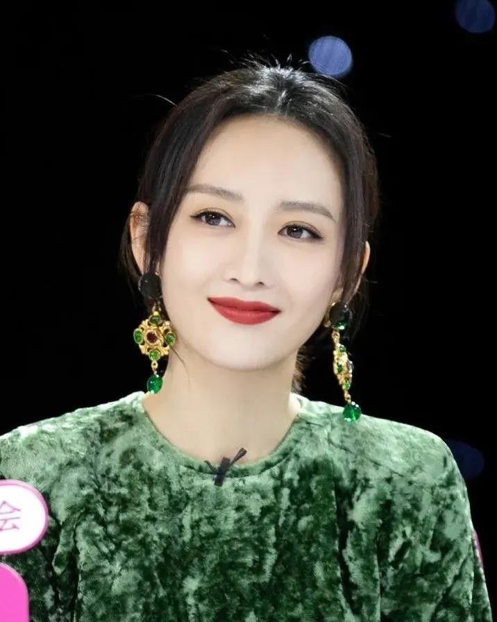 王鸥|王鸥，39岁至今单身的她，美出新高度