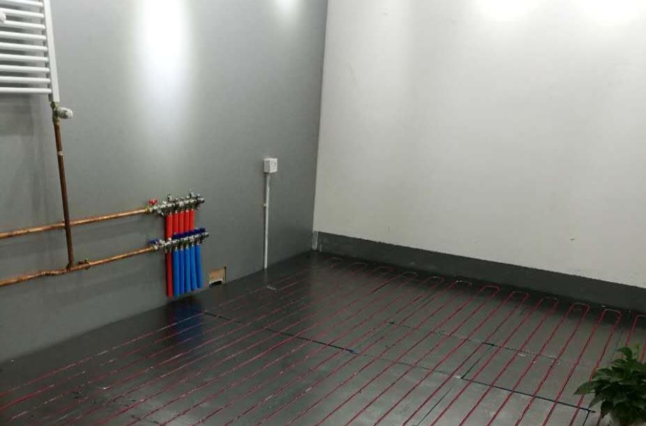 楼上楼下没暖气，自己家装暖气会有很多问题，有4个措施要用好