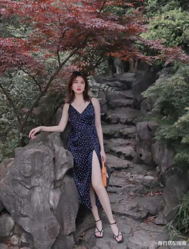 每日搭配指南|今夏超火的“3条”裙子，时髦好看很吸睛，你get了吗？