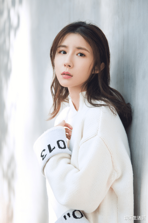 方安娜|李易峰方安娜一起滑雪，大方回应两人关系，网友：老粉都知道