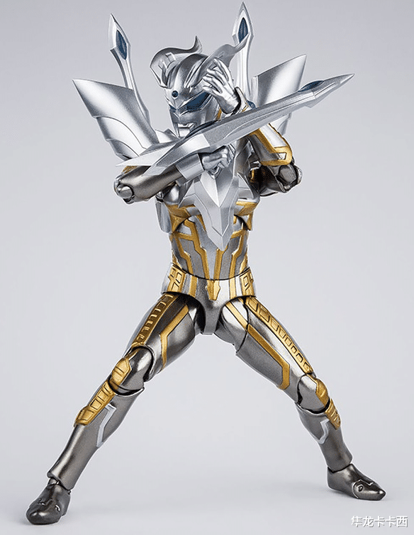 漫畫|究極光輝賽羅奧特曼SHF官博樣品 帝騎21神主牌：臥龍鳳雛吃癟組