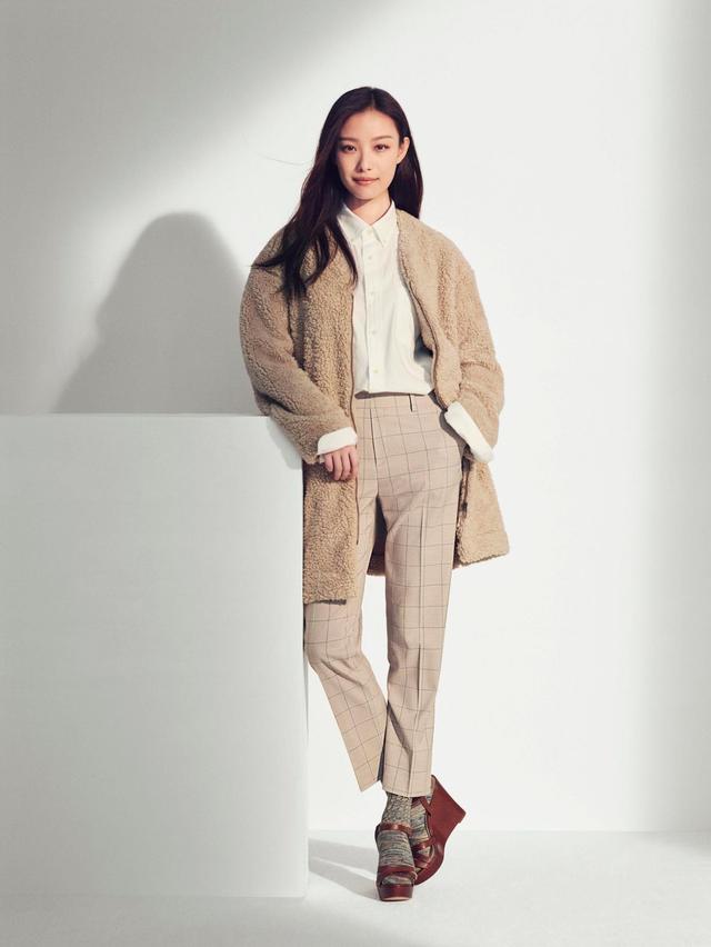 赵丽颖|别再为容貌焦虑了，看看赵丽颖的塌屁股，刘亦菲的发腮和双下巴吧