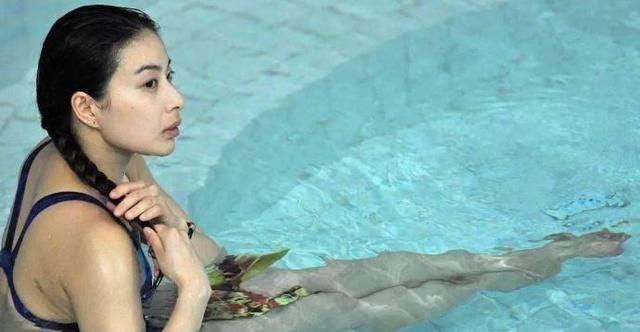 郭晶晶|看郭晶晶结婚后“回娘家”的排场，才知她确实值得霍启刚苦追8年