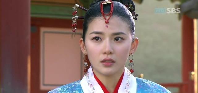 欧阳娜娜|李宝英各时期剧照！从清纯少女到霸气女神，公认颜值巅峰在30代