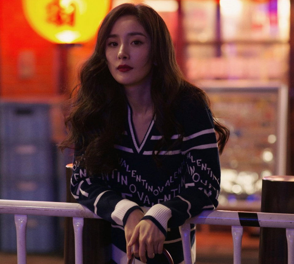 杨幂|杨幂“漫画腰”源头被曝光，相关网站多次被封，还坑害过其他女星