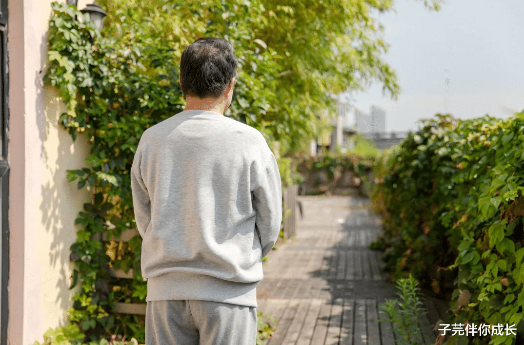 57岁大爷相亲重视颜值,大妈提出帮还7万外债,大爷:跟我无关