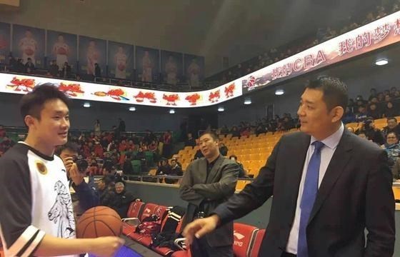 山東男籃|山東男籃重裝亮相丁彥雨航并未現(xiàn)身，高速和鞏曉彬在下一盤大棋