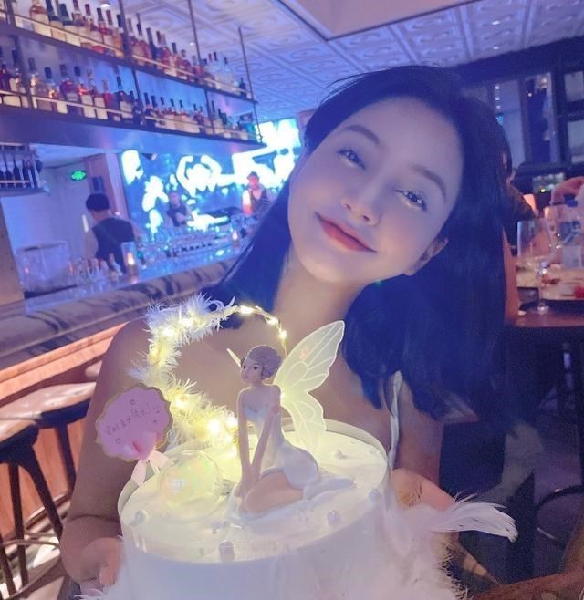 猪八戒|郭麒麟安珀聊天后续：德云社舞台上直接反击，安珀忍无可忍再发声