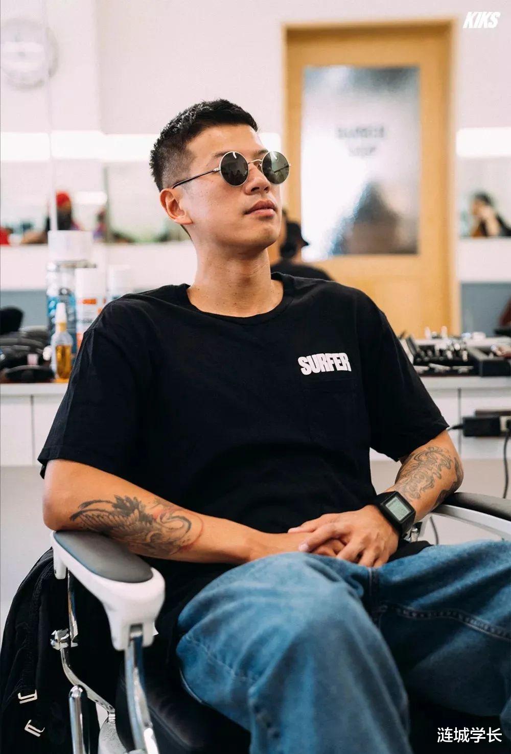 余文乐|躲过了彭于晏余文乐，却没逃过他们背后的这个男人，网友：帅爆了