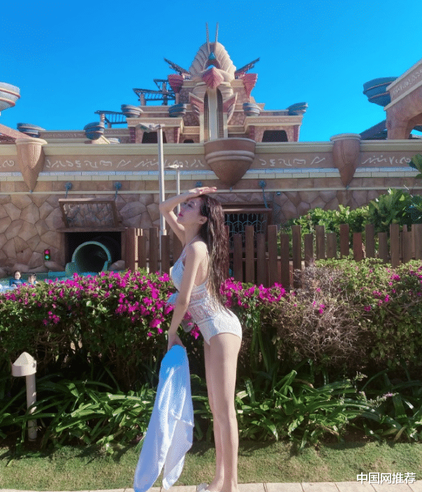 郭美美|郭美美又炫富 泳装秀火辣身材住5万一晚的酒店太土豪