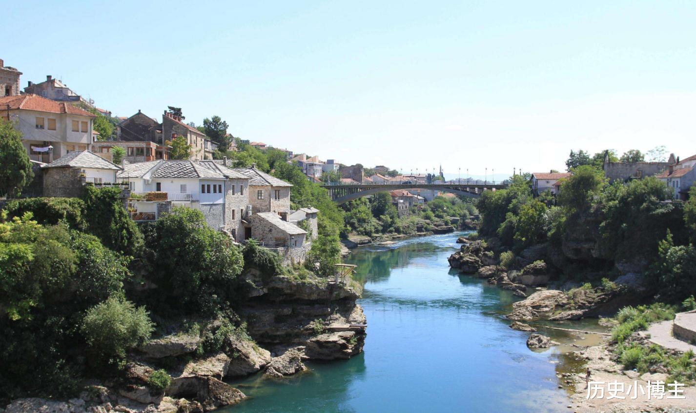 古镇 黑山共和国：“欧洲最后的绿洲”