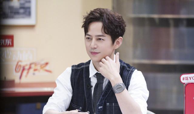 何炅|何炅已经半退圈？收礼事件无人声援他已心寒，被调查后隐身一个月