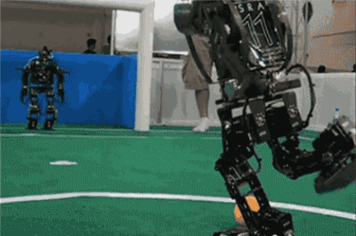 |“带女朋友出来钓鱼，但我根本不能集中精神”啊哈哈估计今天一无所获~