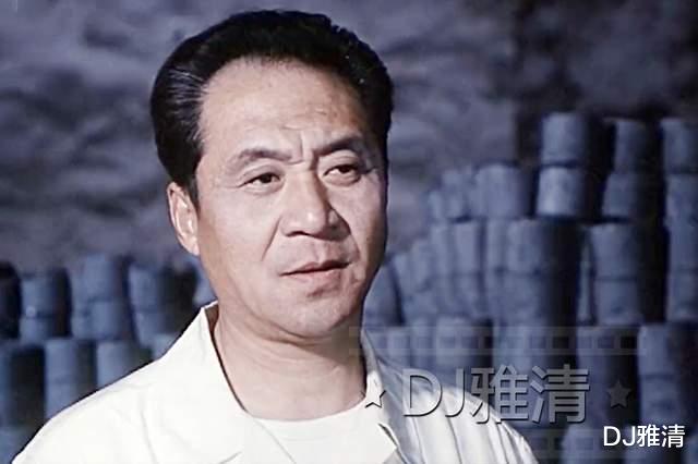 袁岳|昔日上影厂演员，廖有梁好战友，性格耿直，深爱曹银娣，最后却孤独终老