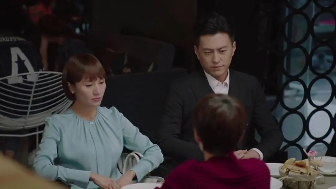 黄磊|黄磊被曝出轨，与00后女星“父女恋”：他早该翻车了！