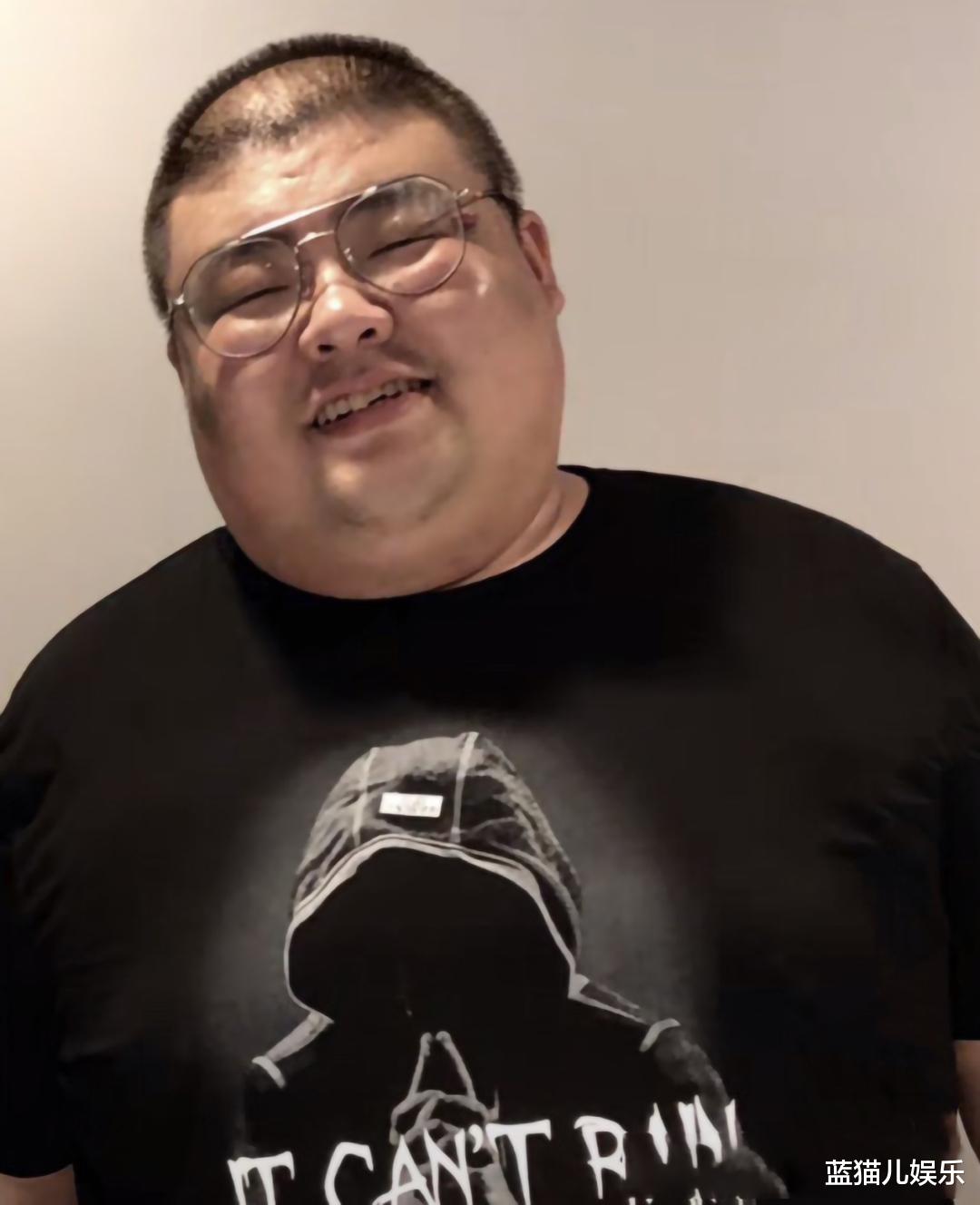 红雨|明知网友要反对，红雨为何要顶着压力复出？拉踩泡泡龙为直播预热引争议