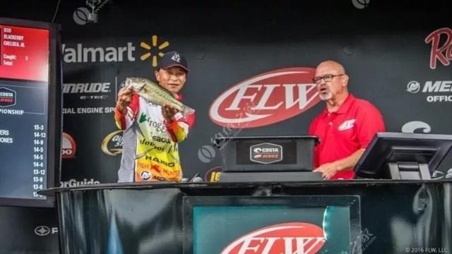 苏杭|豪车停满、买装备花100多万,钓鱼是男人最后要占领的高地?