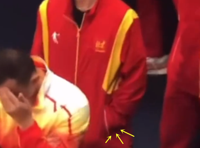 马龙|你的手真好看！女粉丝现场夸赞！马龙的反应太逗了：果然国乒喜剧人