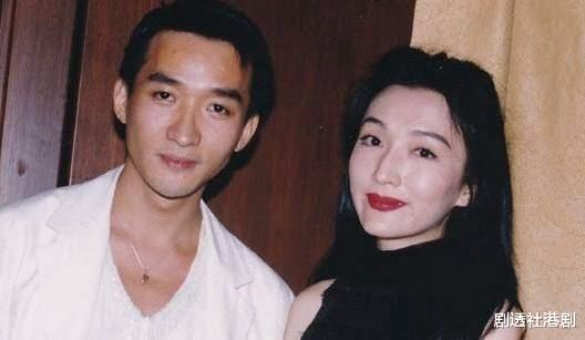 杨幂|54岁香港著名歌手宣布复出，被前女友骗200万，隐居内地13年