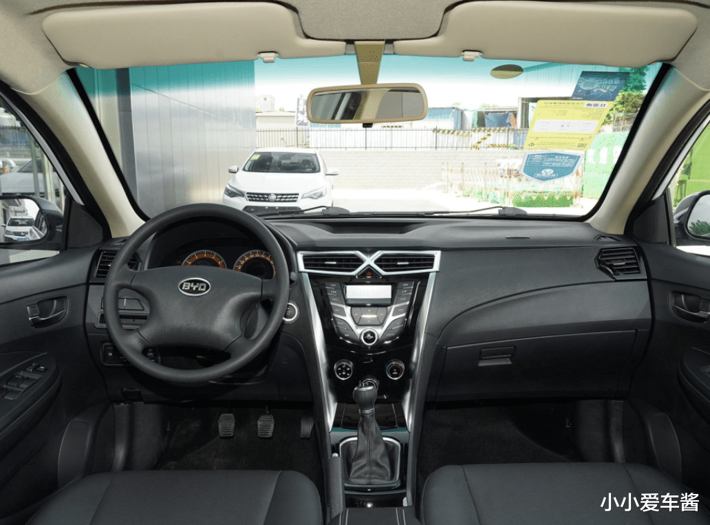 比亚迪F3|打工人的专属车型，提供4年整车质保，百公里5.9个油，4.49万起步