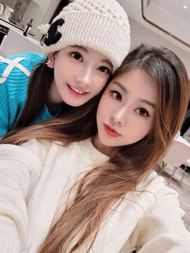 冯提莫|有种小巧玲珑叫冯提莫，巴掌大的脸真是楚楚动人，惹人怜爱…