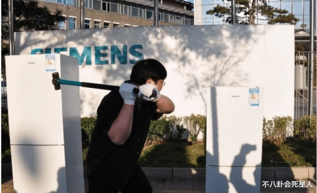 沉珂|10位初代网红现状：靠卖丑身家过亿，有人嫁豪门，有人精神失常