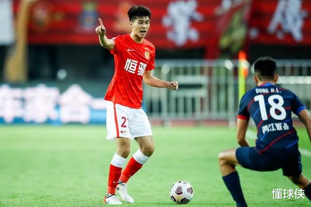 國足|不錯，李鐵國足又有新發(fā)現(xiàn)，1人可解決防空問題，1人有鄭智的影子