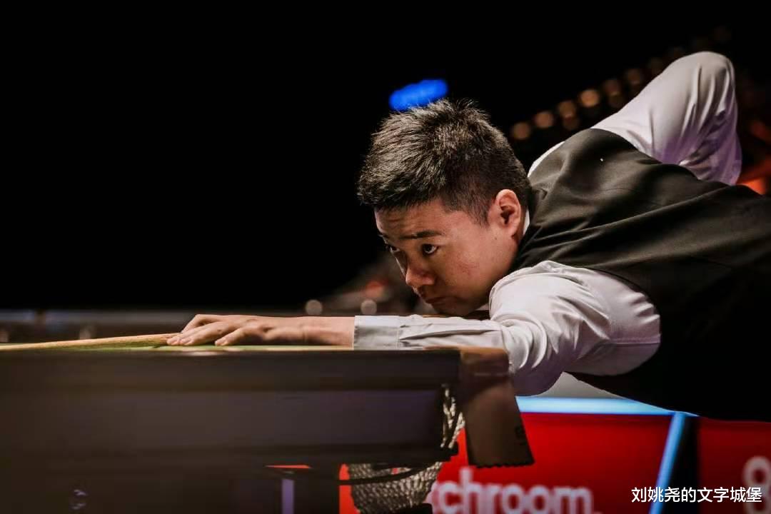 丁俊晖|4-4！丁俊晖教训黑马：单杆62分救赛点，成中国晋级第1人？