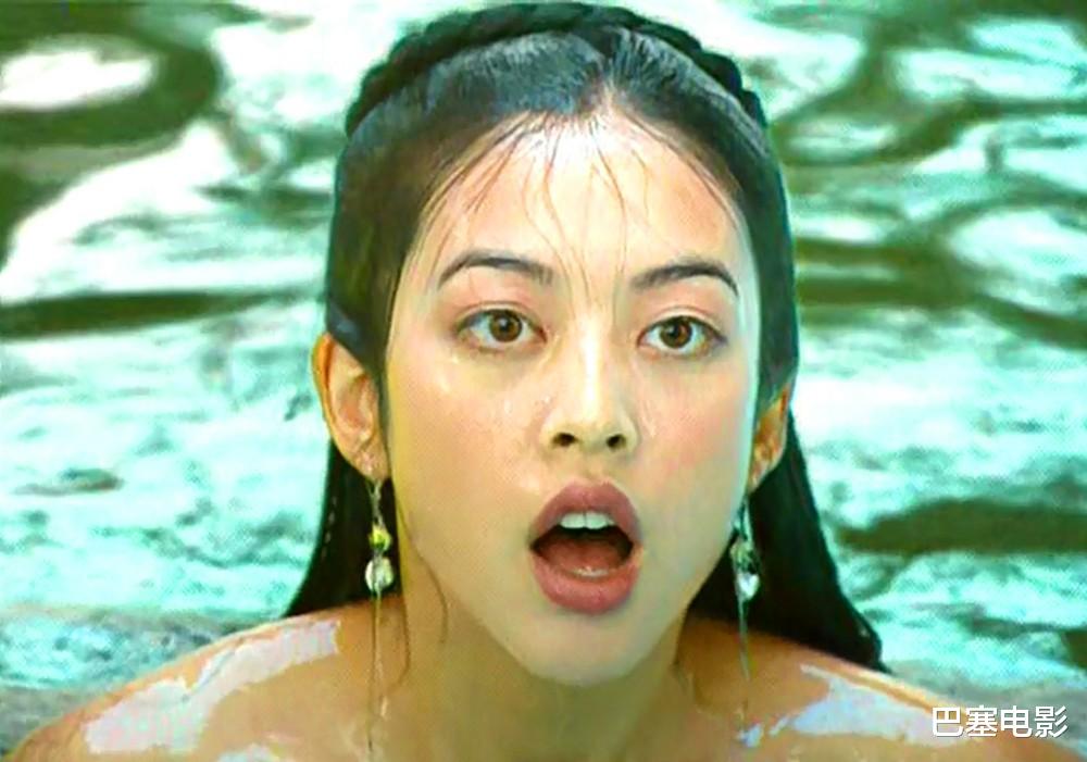 异域|别硬演“异域美人”，有人翩翩起舞一眼万年，有的还是把脸遮上吧