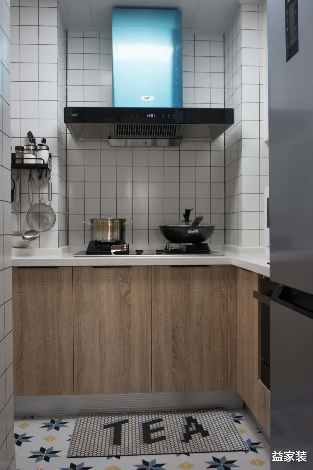 粉色打造的二人世界，用实力扭转空间，打造独特甜蜜风格