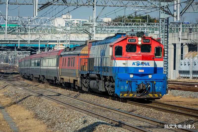 小凯说法 受害人疑似卧轨自杀,铁路运输企业证据不足仍需承担侵权责任