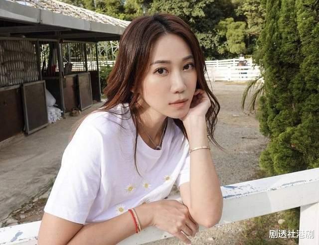 蔡明|恭喜！37岁香港人气女星被曝造人成功，已怀孕超三个月