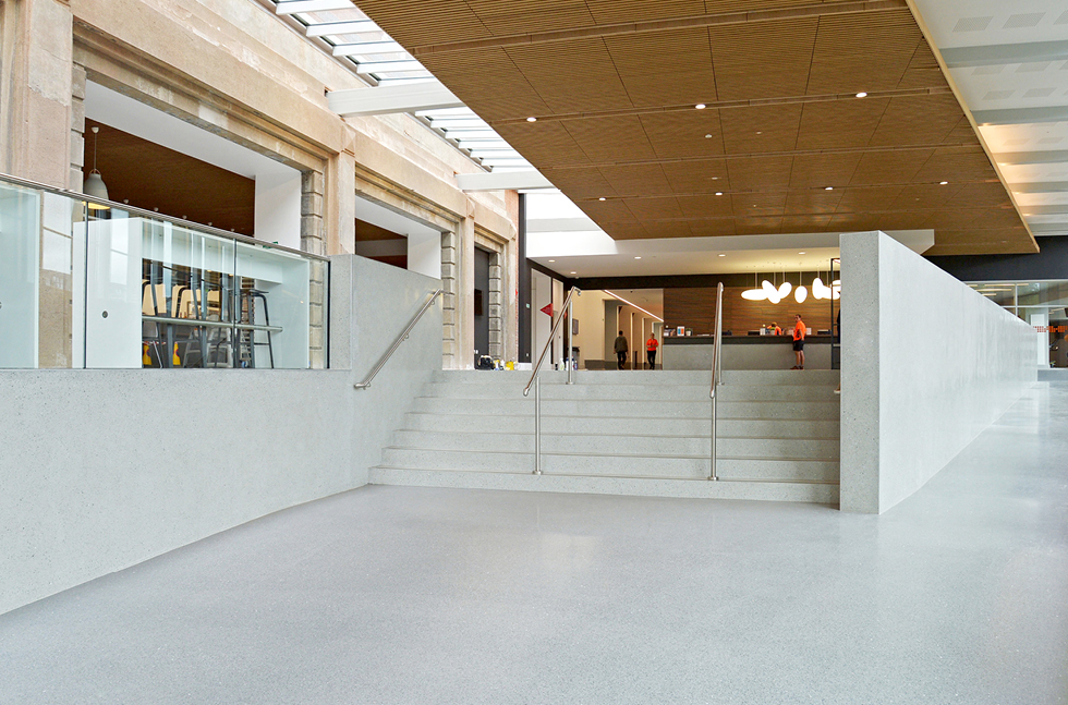 飘窗|怎么选择水磨石地面施工队伍？